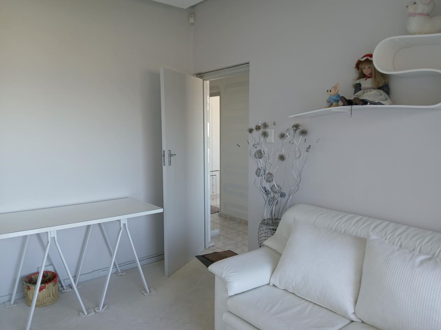 To Let 2 Bedroom Property for Rent in Sea Point Western Cape